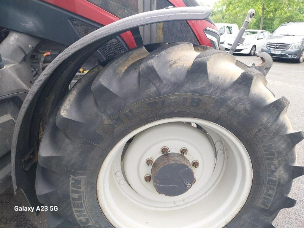 Tracteur VALTRA G135 - photo slide 9