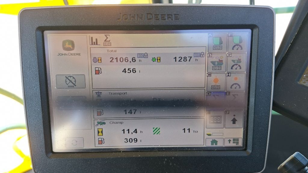 Ensileuse JOHN DEERE 8200 - photo slide 7