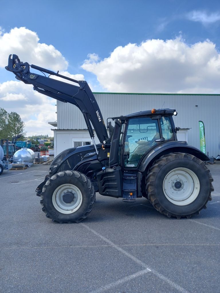 Tracteur chargeur VALTRA T 154 Hi - photo slide 5