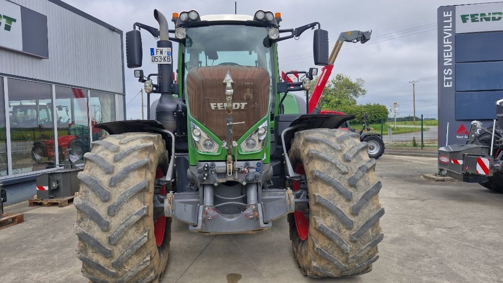 Tracteur FENDT 824 VARIO PROFI + - photo slide 9