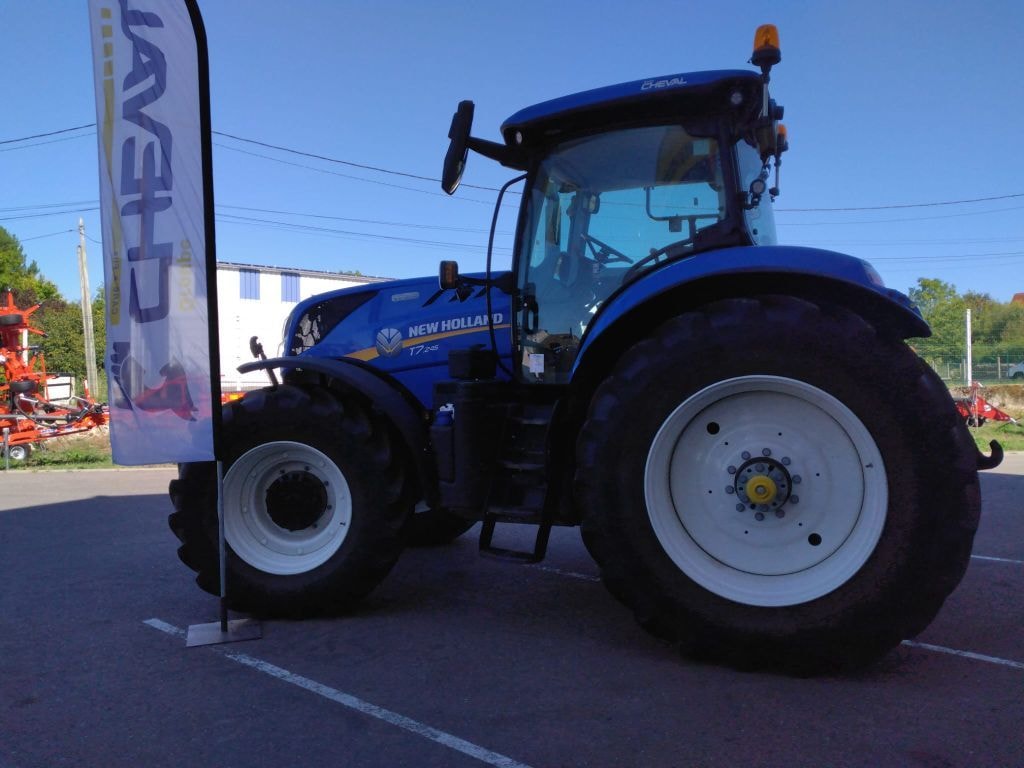 Tracteur NEW HOLLAND T 7.245 - photo slide 3
