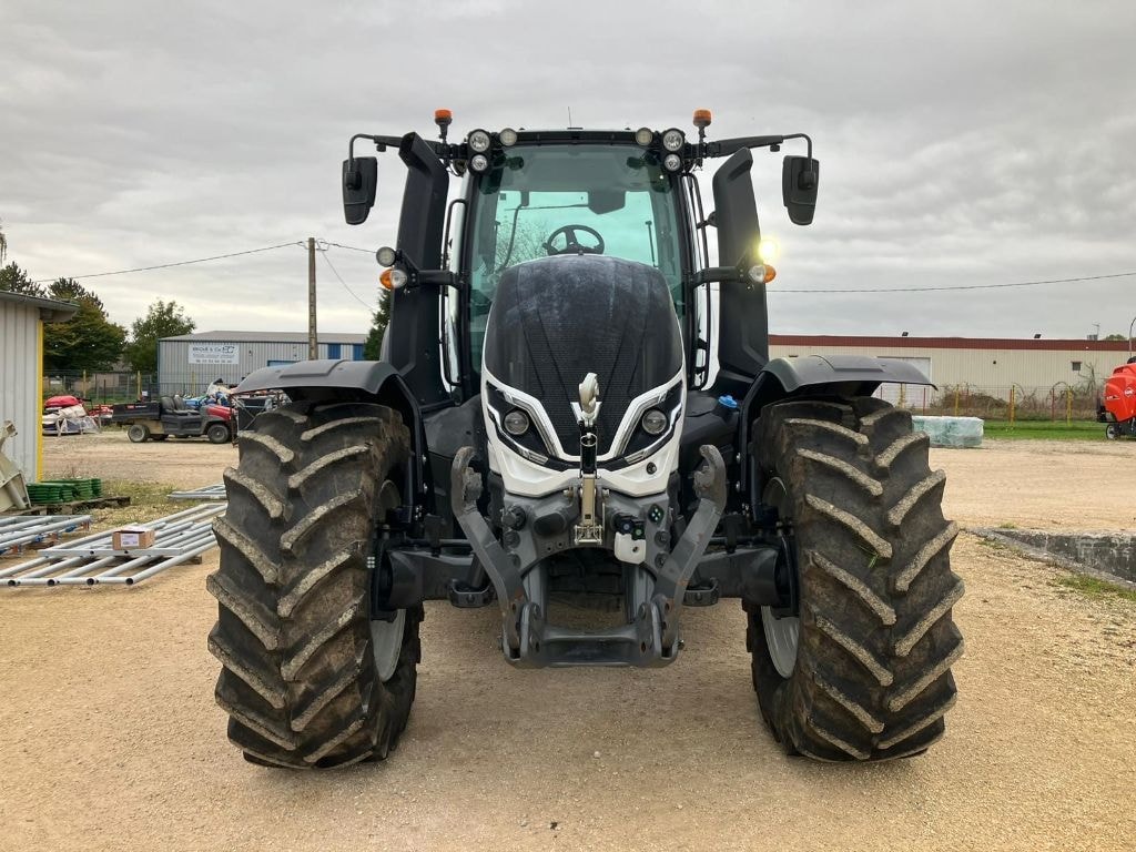 Tracteur VALTRA T 215 A - photo slide 6
