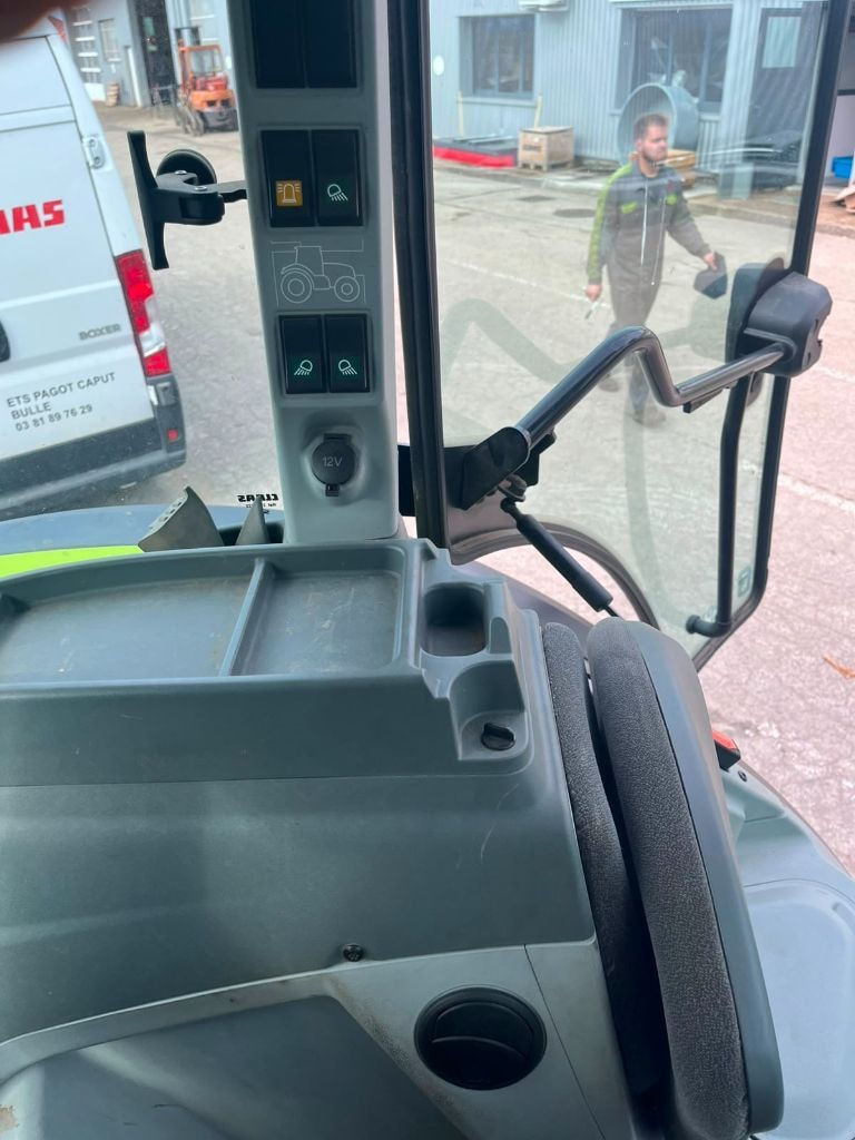 Tracteur chargeur CLAAS Arion 430 - photo slide 5