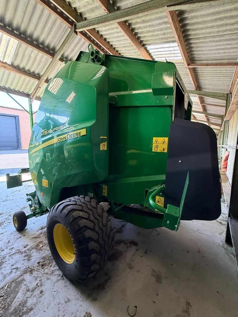 Presse balles rondes JOHN DEERE V461m - photo slide 11