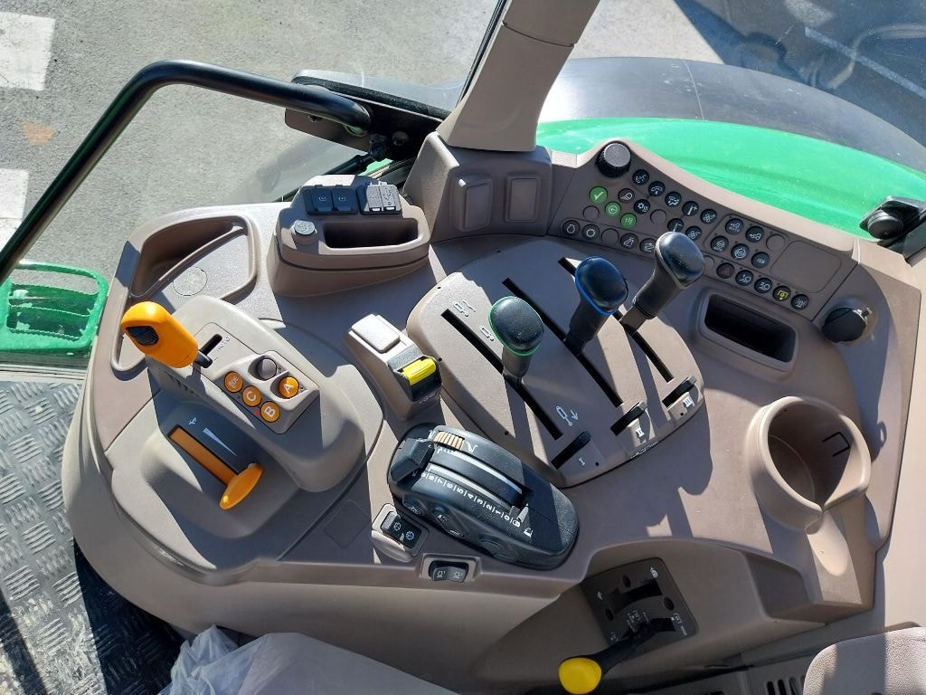 Tracteur JOHN DEERE 6155M - photo slide 6