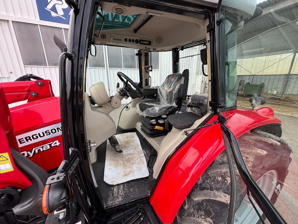 Tracteur MASSEY FERGUSON 5713S DYNA-4 ESSENTIAL - photo slide 13
