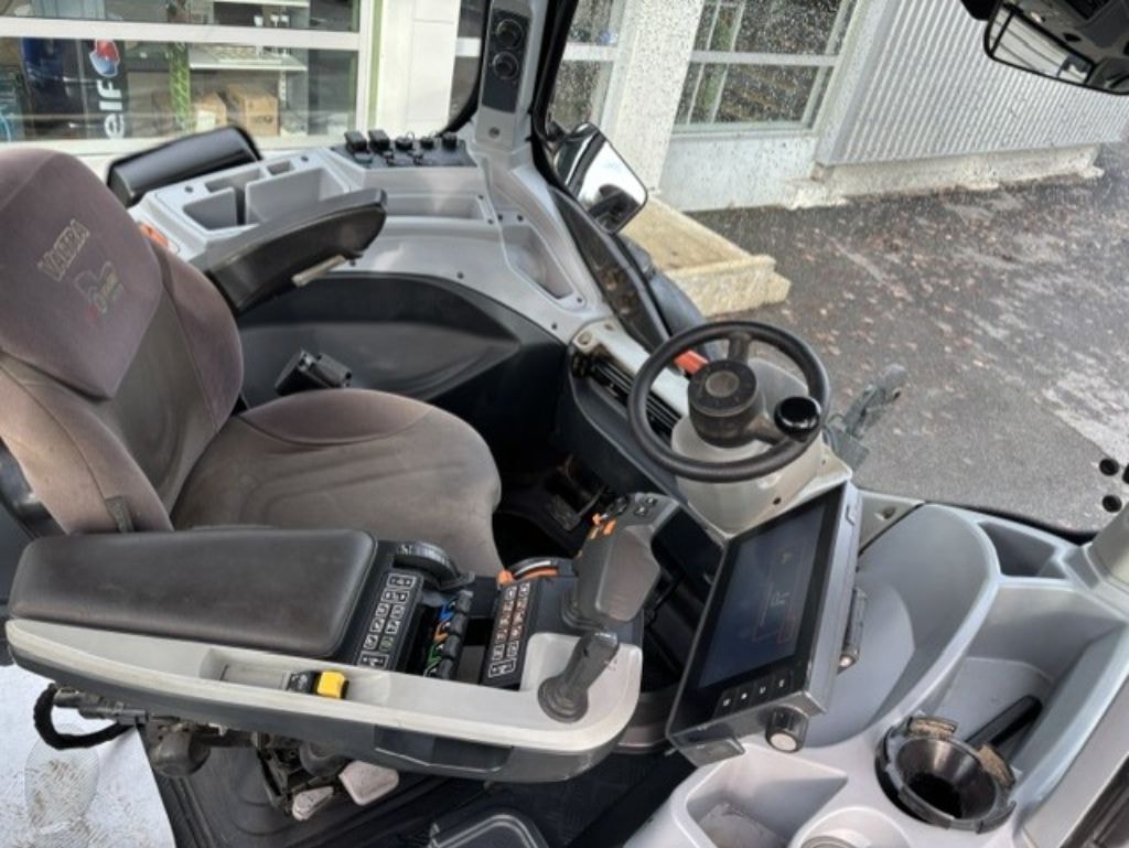 Tracteur VALTRA N174 DIRECT - photo slide 8