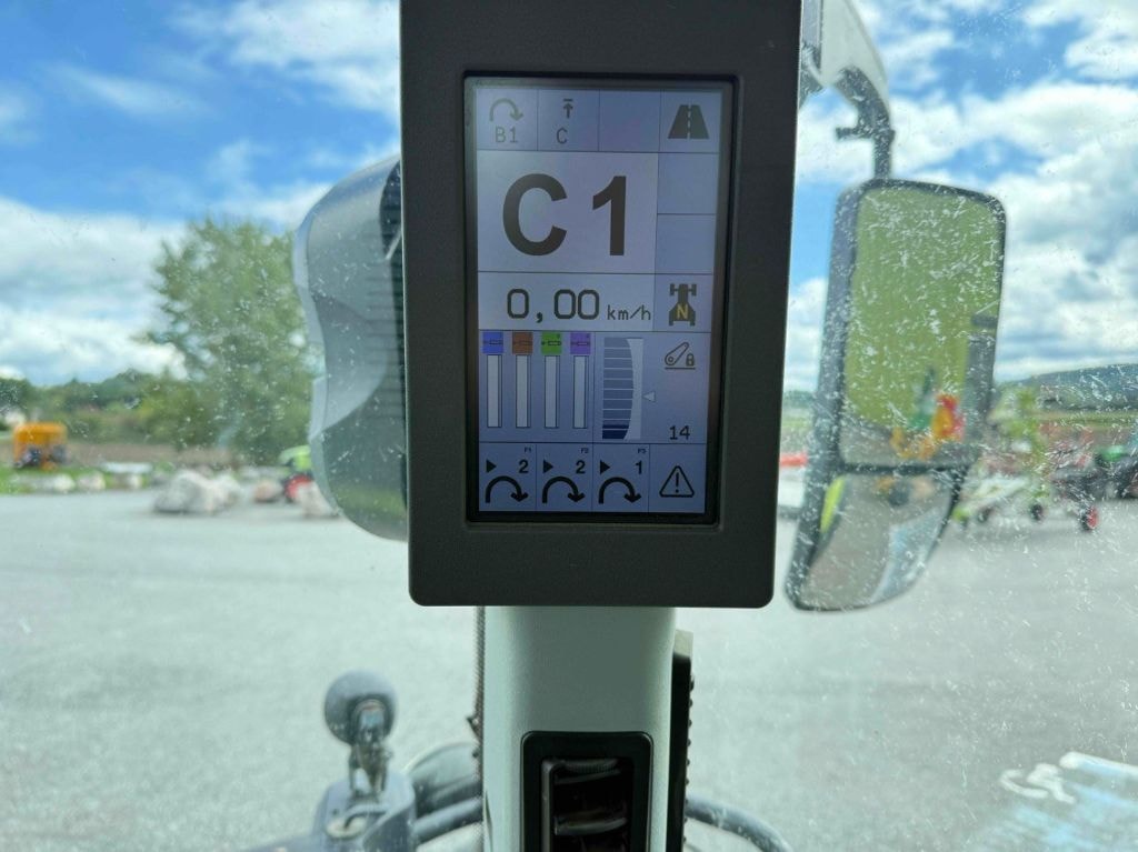 Tracteur CLAAS ARION 550 CIS T4F - photo slide 12