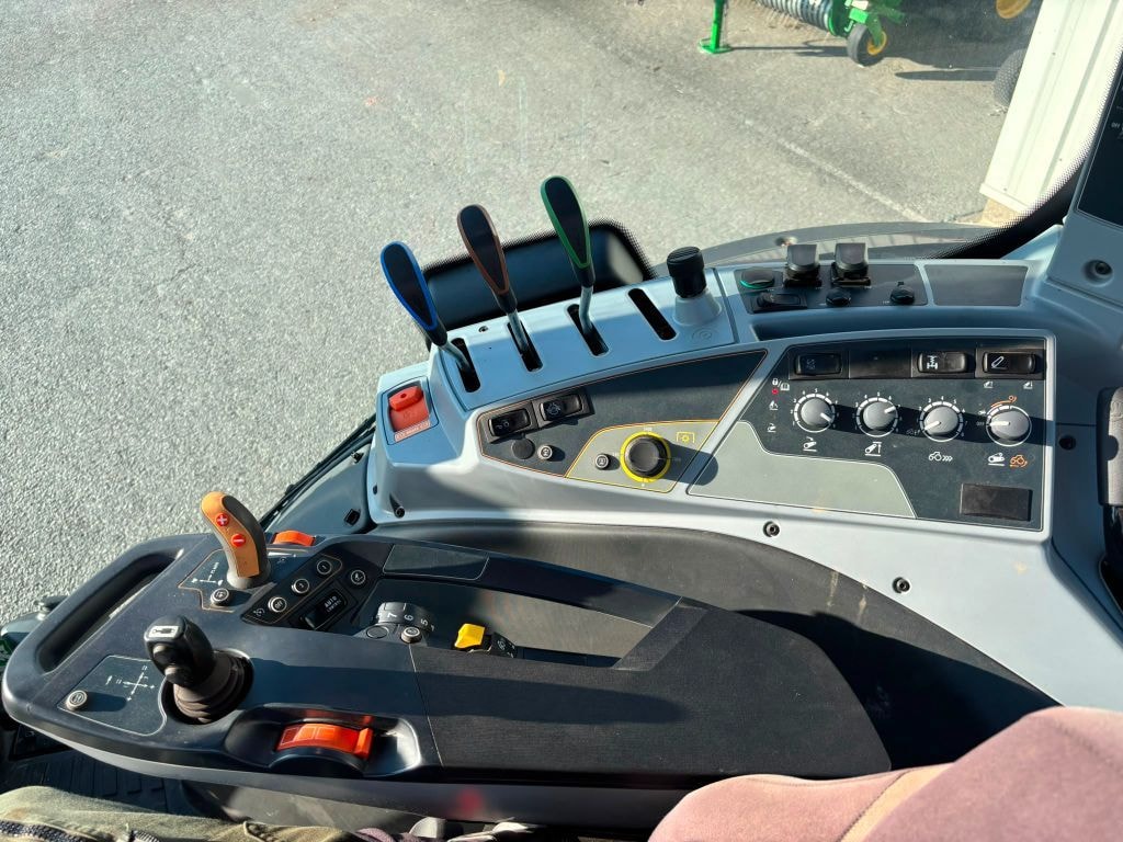 Tracteur chargeur VALTRA N 134  HITECH 5 - photo slide 9