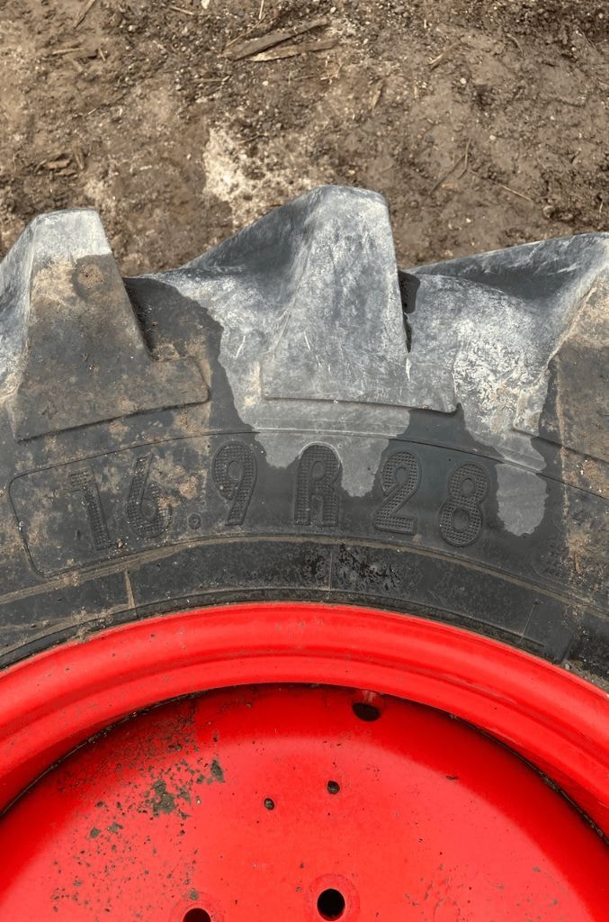 Pneumatique MICHELIN 420/80R46 Agribib + 16.9r28 agribib  - photo slide 10