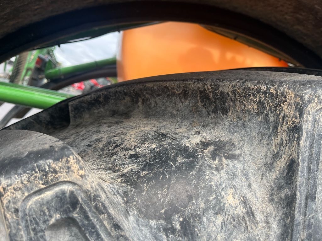 Pulverisateur AMAZONE UX 4200 SPECIAL - photo slide 9