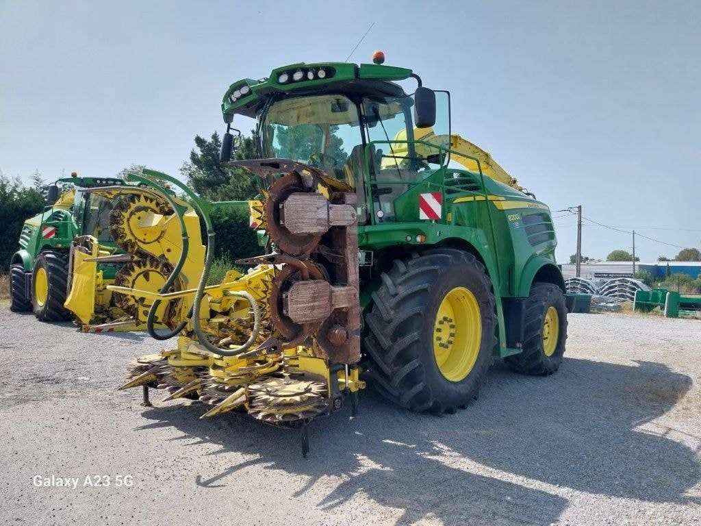 Ensileuse JOHN DEERE 8200i - photo slide 1