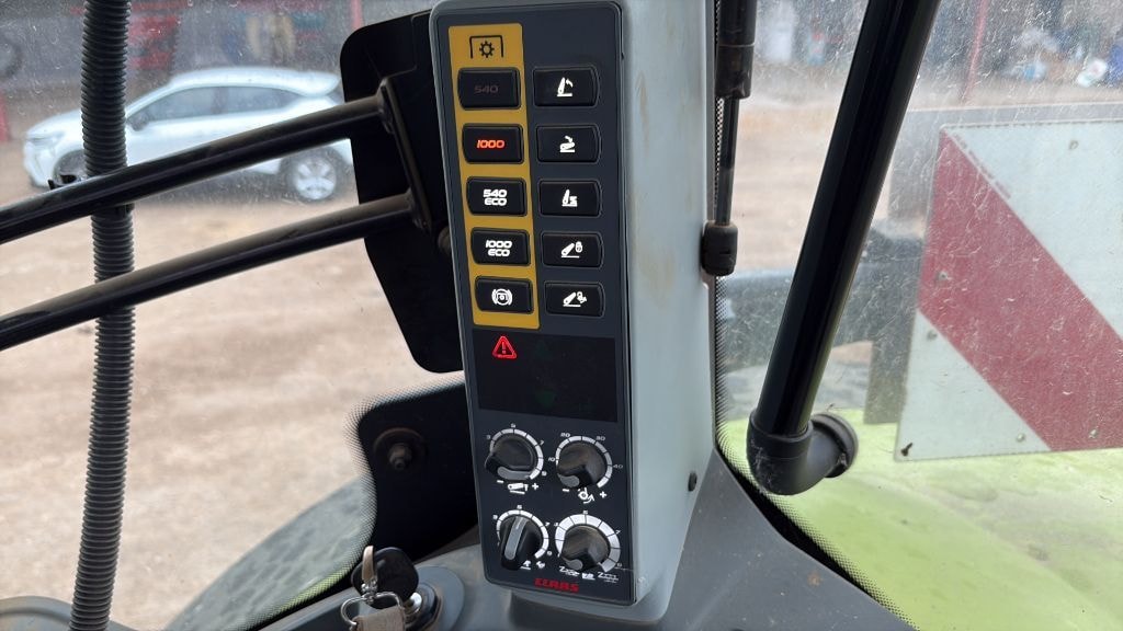 Tracteur CLAAS AXION 810 CMATIC CEBIS - photo slide 17