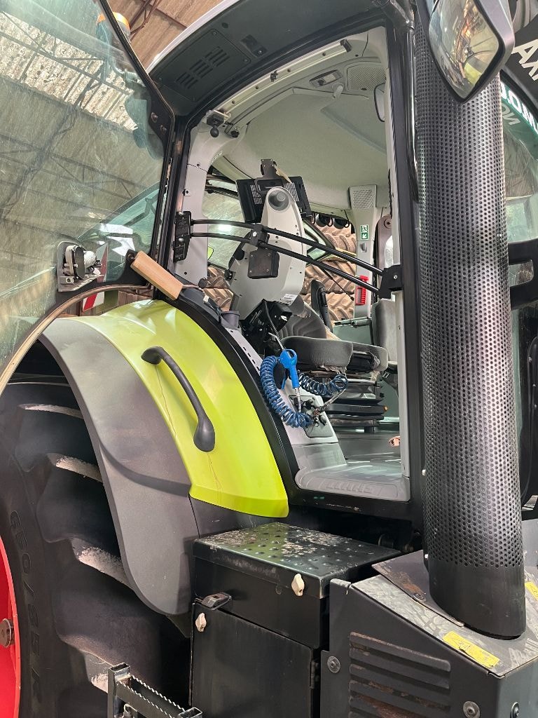 Tracteur CLAAS AXION 810 CMATIC CEBIS - photo slide 8