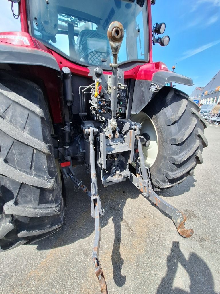 Tracteur VALTRA G125H - photo slide 6