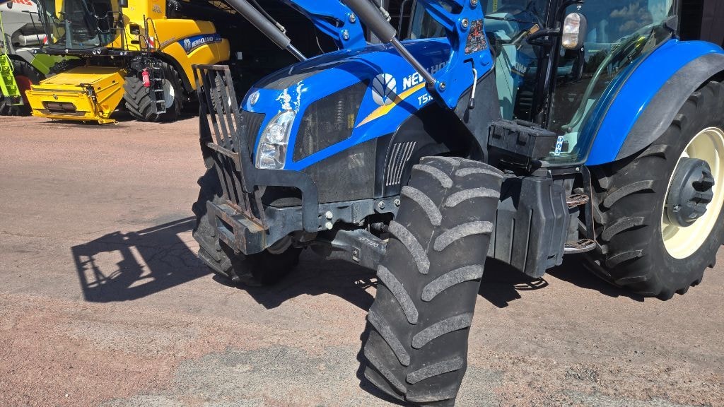 Tracteur chargeur NEW HOLLAND T5.105 DC - photo slide 23