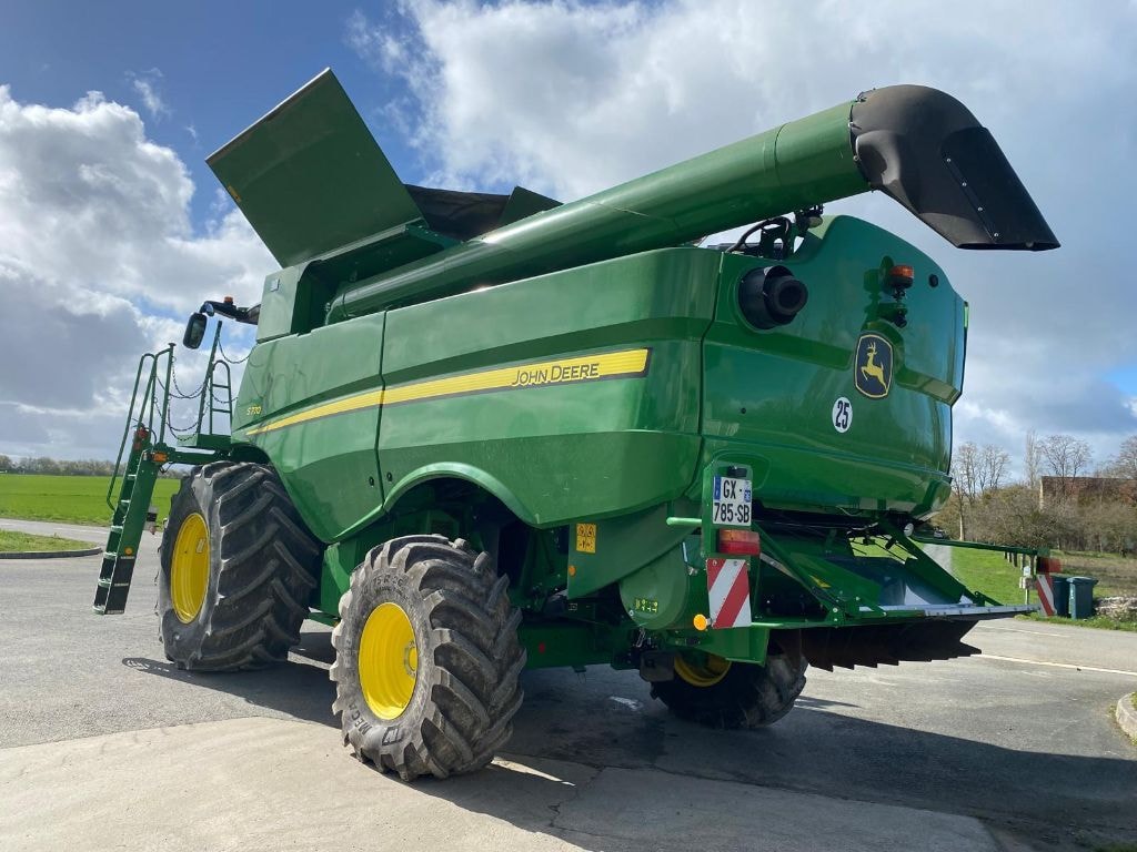 Moissonneuse JOHN DEERE S770 - photo slide 4