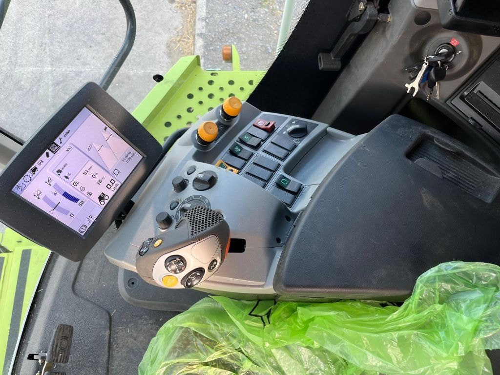 Moissonneuse CLAAS LEXION 650 - photo slide 6
