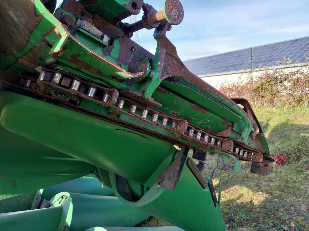 Cueilleur JOHN DEERE 608c - photo slide 6