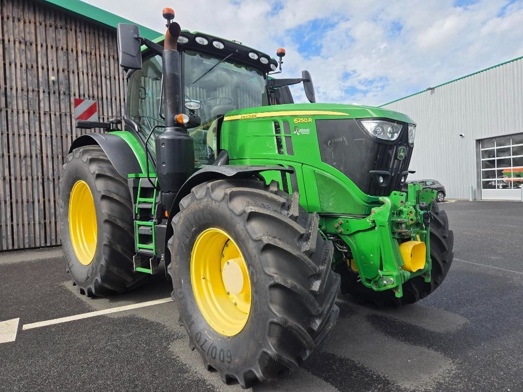 Tracteur JOHN DEERE 6250R - photo slide 7