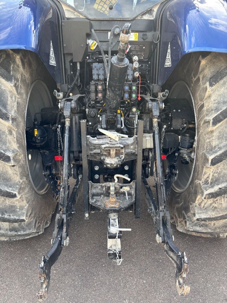 Tracteur NEW HOLLAND T7.270 SW II - photo slide 9