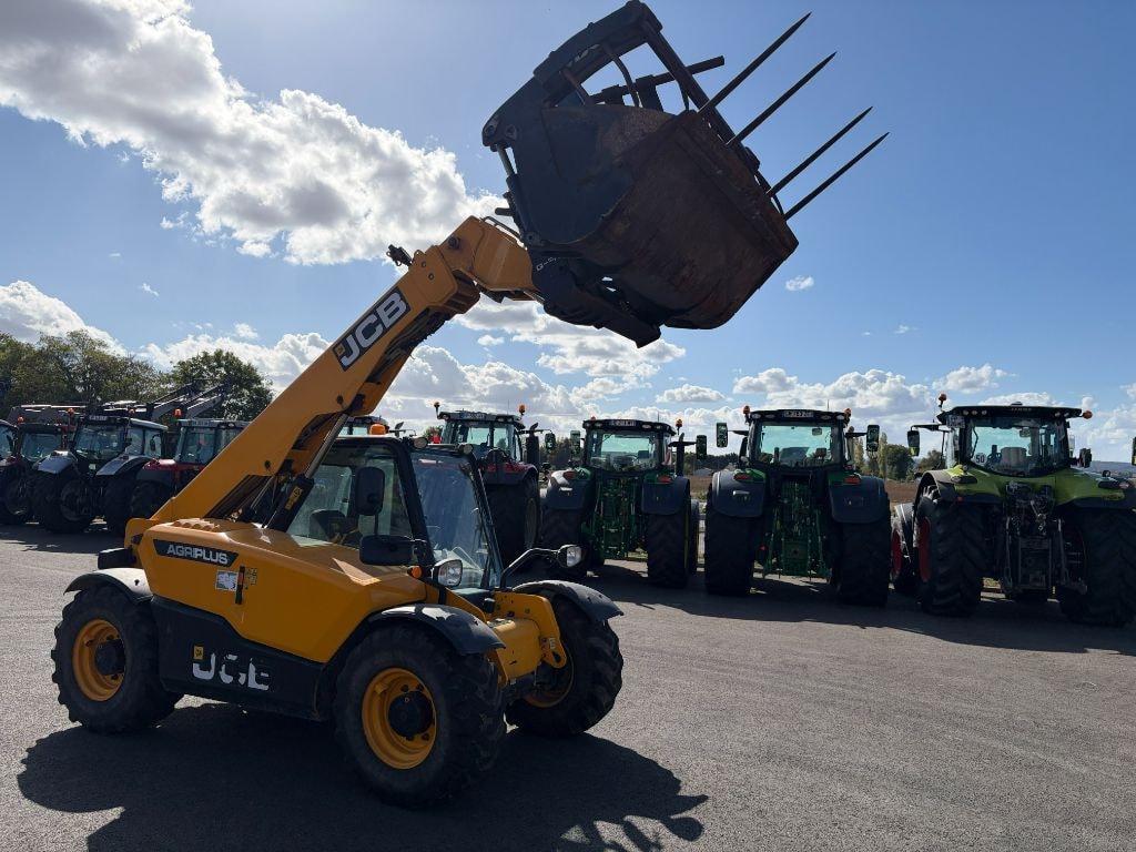 Telescopique JCB 525 60 AGRI + - photo slide 2
