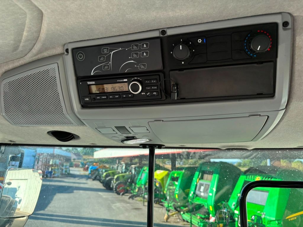 Tracteur chargeur VALTRA N 134  HITECH 5 - photo slide 11