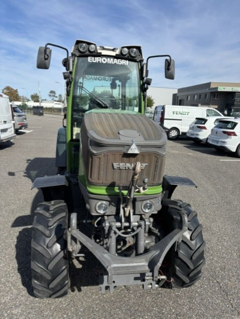 Tracteur etroit FENDT 210 V - photo slide 2