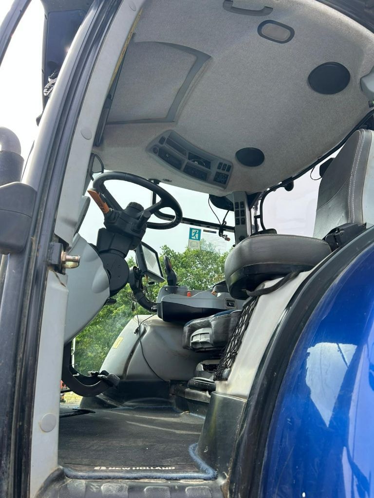 Tracteur NEW HOLLAND T7 315 - photo slide 9