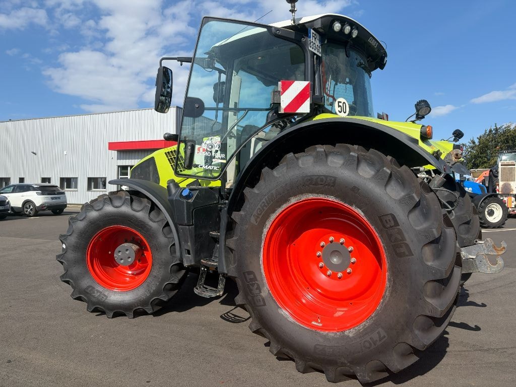 Tracteur CLAAS Axion 850 - photo slide 4