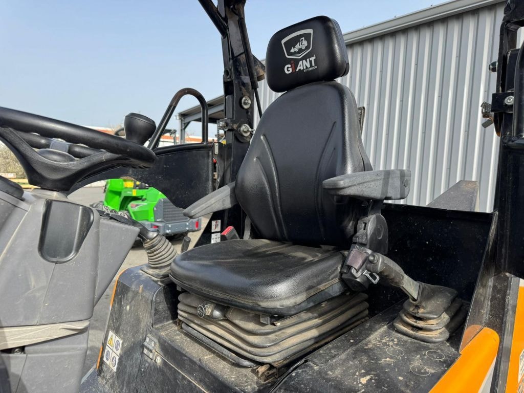 Valet de ferme GIANT G2700HD+ - photo slide 11