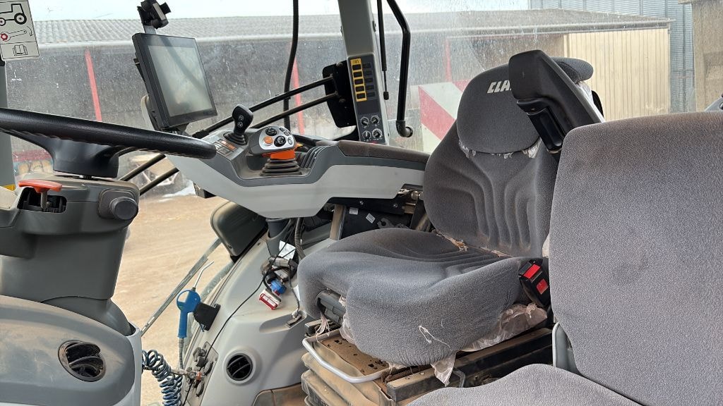 Tracteur CLAAS AXION 810 CMATIC CEBIS - photo slide 12