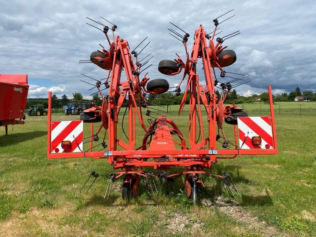 Faneuse KUHN Gf 8702 - photo slide 5