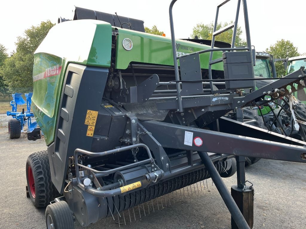 Presse balles rondes FENDT ROTANA 180v Classic - photo slide 5