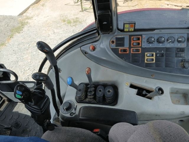 Tracteur chargeur VALTRA N113H3 - photo slide 20