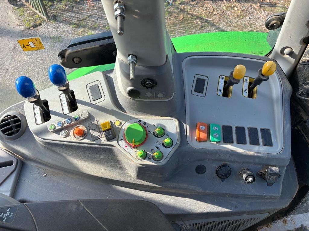 Tracteur DEUTZ FAHR 6160 RCShift - photo slide 22