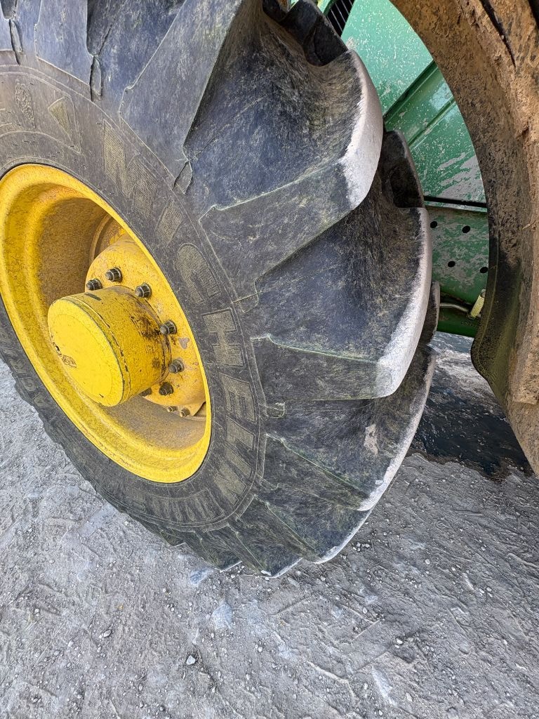 Tracteur JOHN DEERE 6155R - photo slide 13