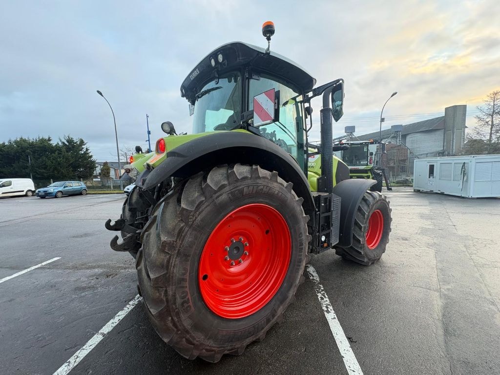 Tracteur CLAAS AXION 800 - photo slide 7
