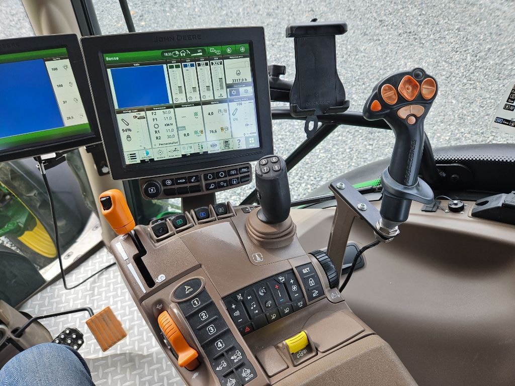 Tracteur JOHN DEERE 6155R - photo slide 12