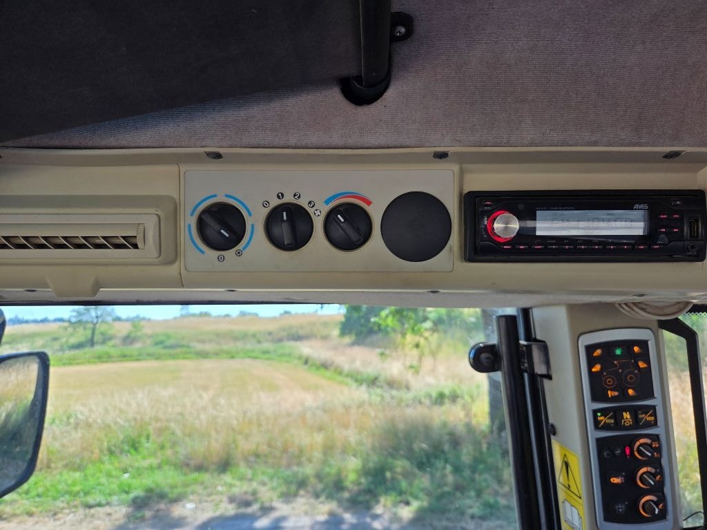 Tracteur chargeur MASSEY FERGUSON 5711S DYNA-4 EFFICIENT - photo slide 24