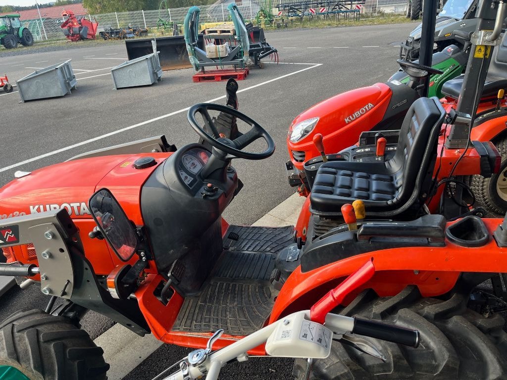 Micro tracteur KUBOTA B2420 - photo slide 3