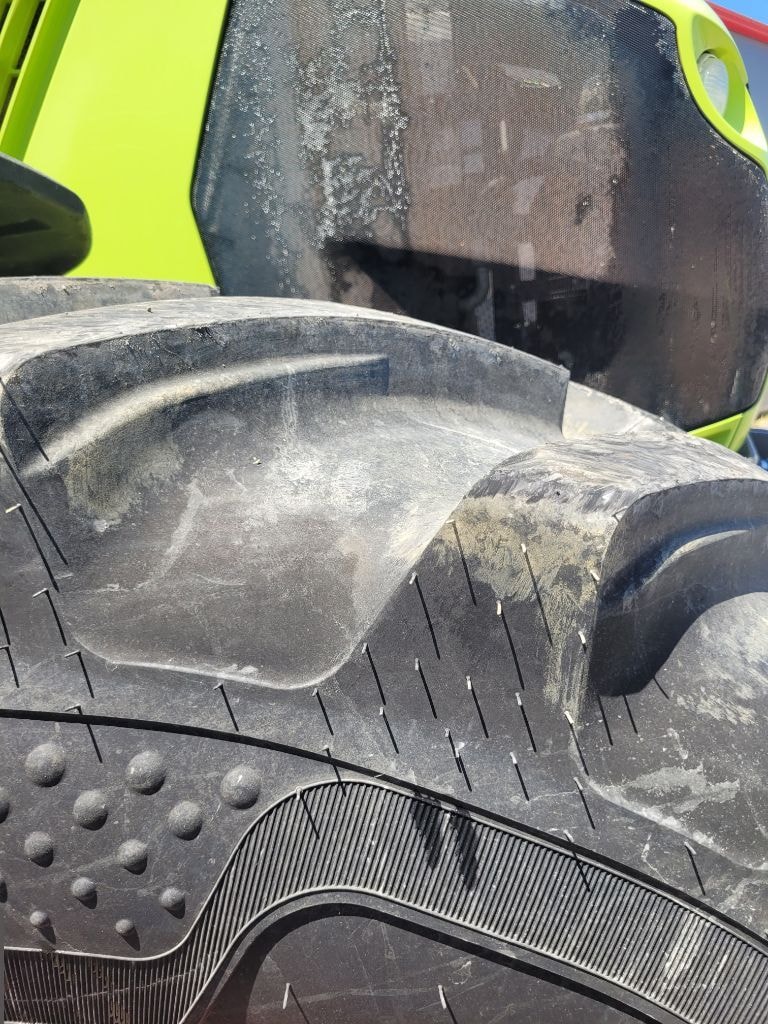Tracteur CLAAS AXION 830 CMATIC CIS + - photo slide 18
