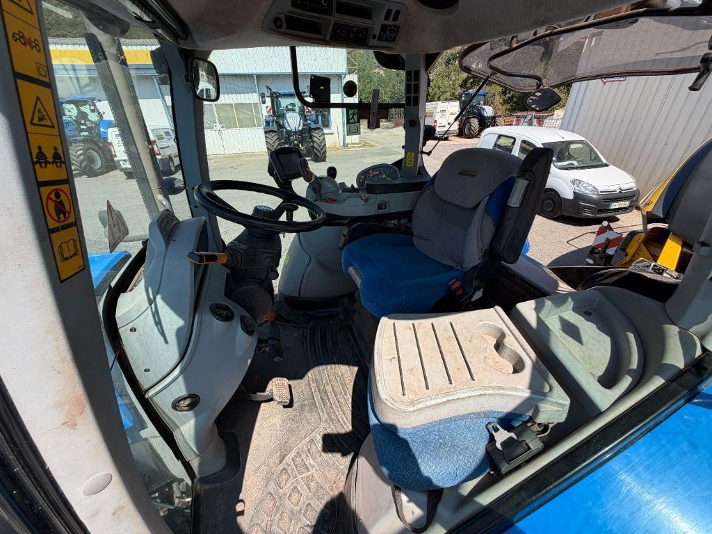 Tracteur NEW HOLLAND T7.235 AC       - photo slide 14