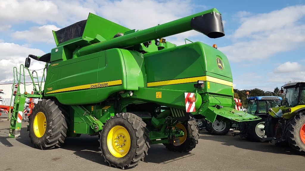 Moissonneuse JOHN DEERE T660 HM 4RM - photo slide 32