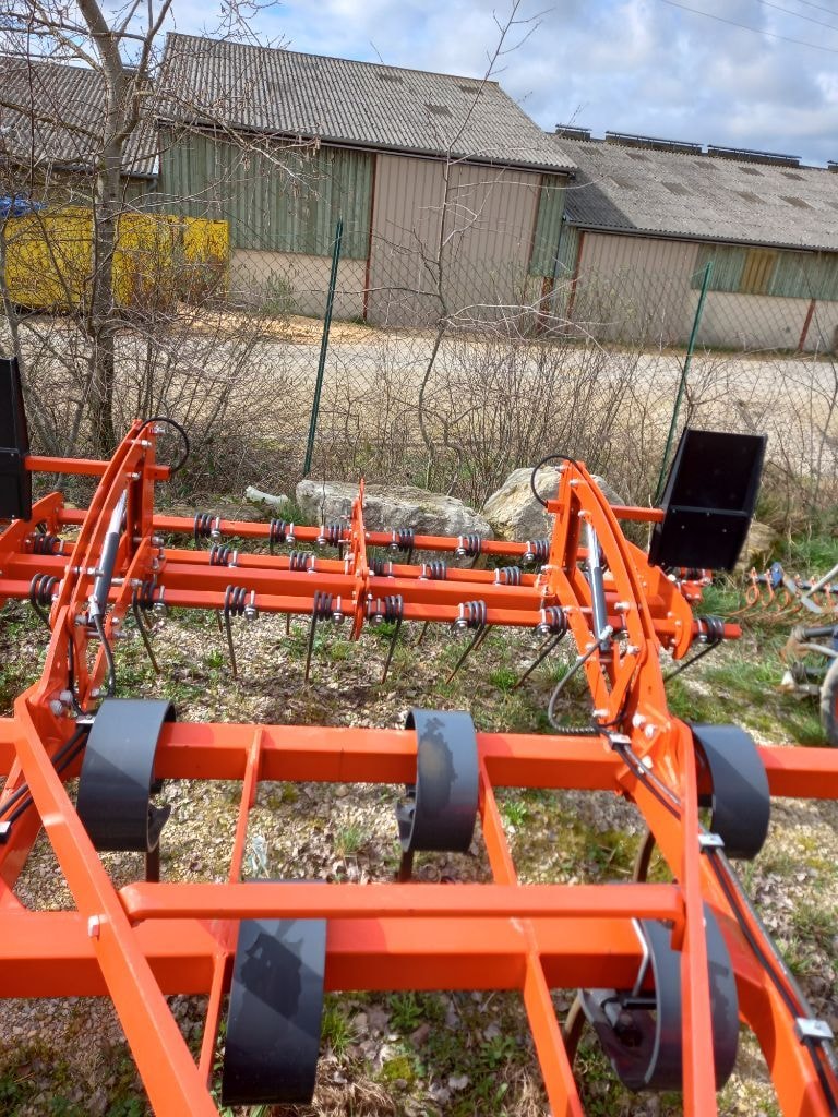 Dechaumeur KUBOTA CU 1300 - photo slide 11