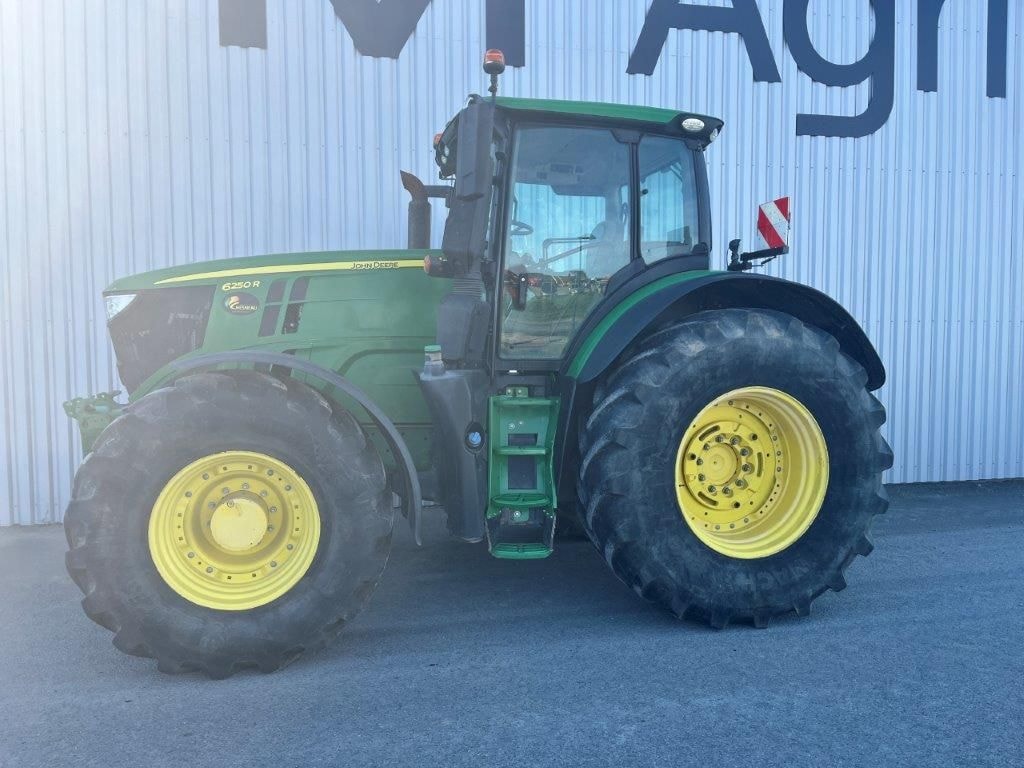 Tracteur JOHN DEERE 6250R - photo slide 9