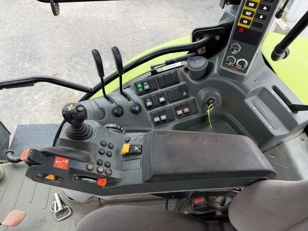 Tracteur CLAAS ARION 520       - photo slide 12