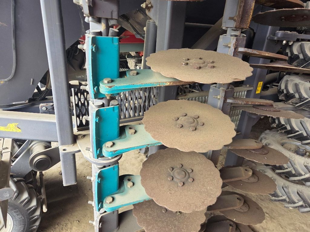 Semoir simplifié SKY Maxi drill 600 - photo slide 24