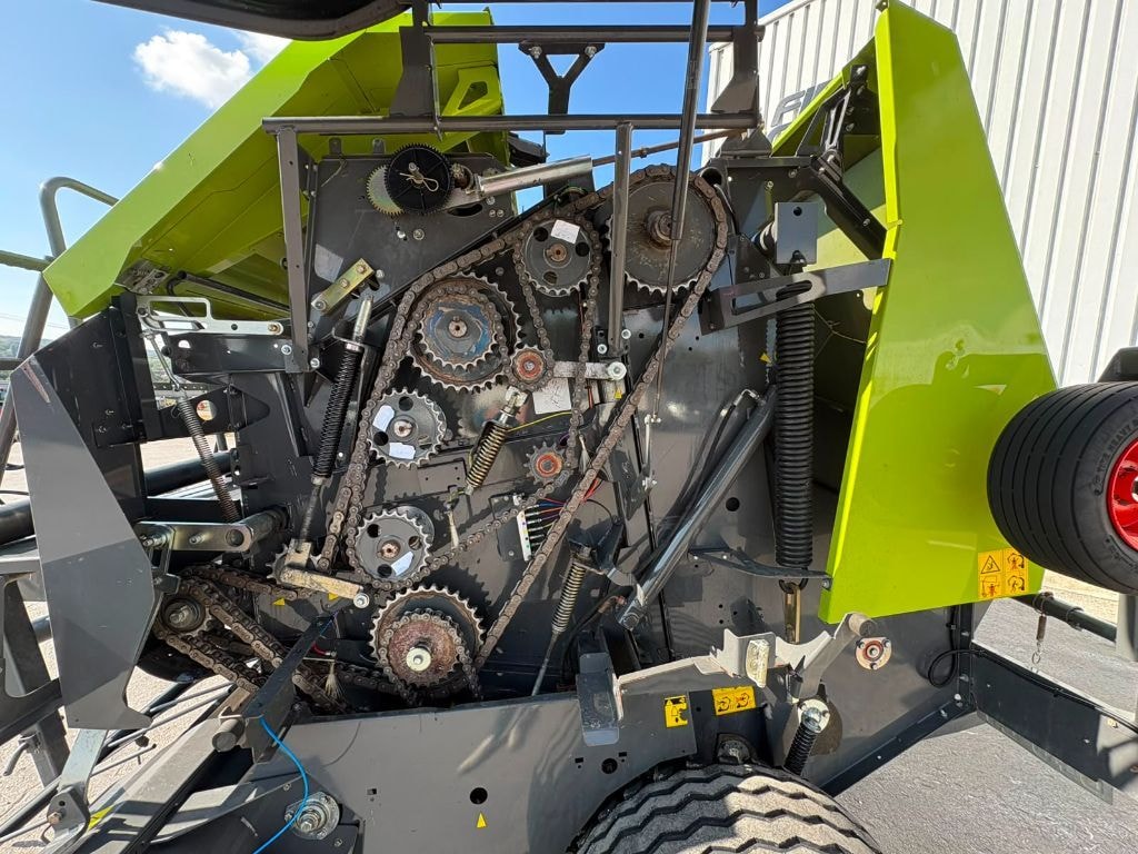 Presse balles rondes CLAAS Rollant 520 roto cut - photo slide 10