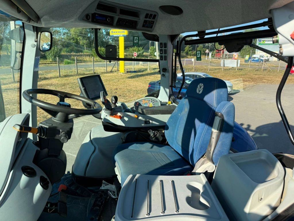 Tracteur NEW HOLLAND T7.275 HD - photo slide 10